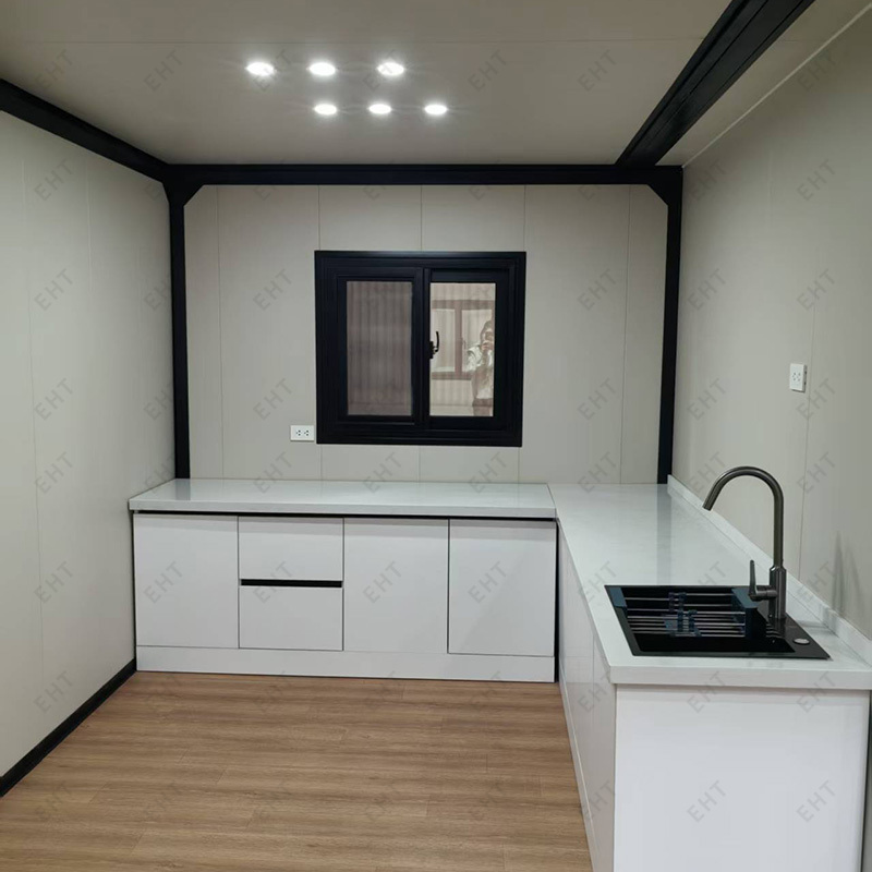 Prefabrykowany mobilny moduł mieszkalny o długości 20 stóp z podwójnym skrzydłem i możliwością rozbudowy